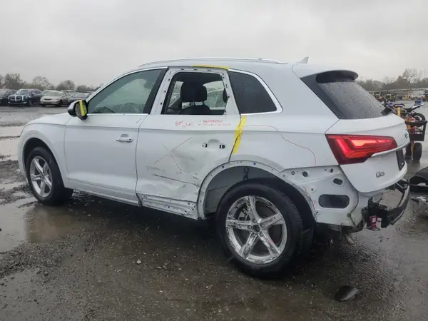 WA1AAAFYXM2020815 2021 AUDI Q5 - Image 2