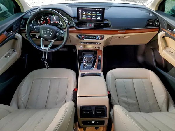 WA1AAAFYXM2022046 2021 AUDI Q5 - Image 8