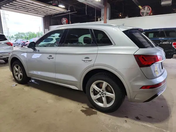WA1AAAFYXM2054446 2021 AUDI Q5 - Image 2