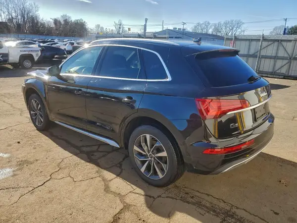 WA1AAAFYXM2076141 2021 AUDI Q5 - Image 2