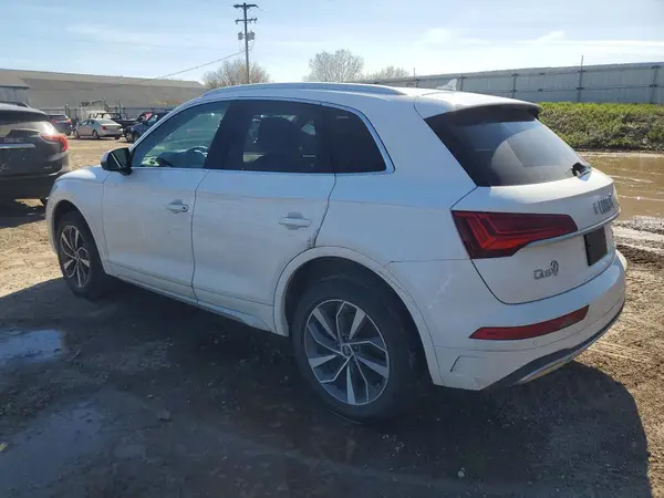 WA1AAAFYXM2076785 2021 AUDI Q5 - Image 2