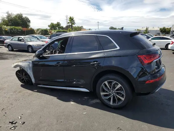 WA1AAAFYXM2087785 2021 AUDI Q5 - Image 2
