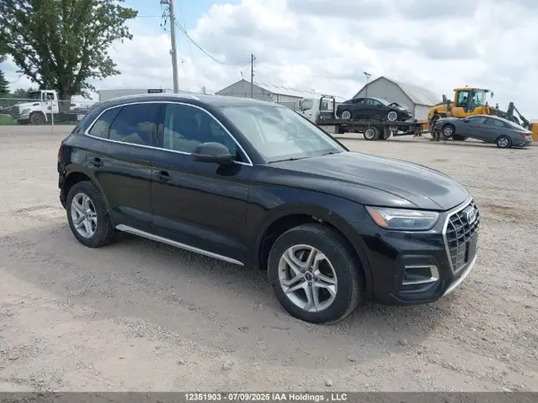 WA1AABFY2N2049605 2022 AUDI Q5 - Image 1