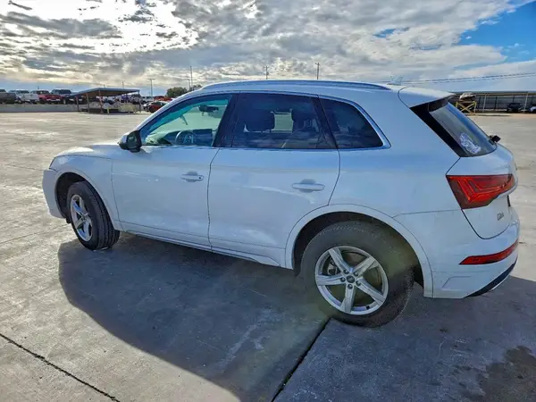 WA1ABAFY1P2130766 2023 AUDI Q5 - Image 2