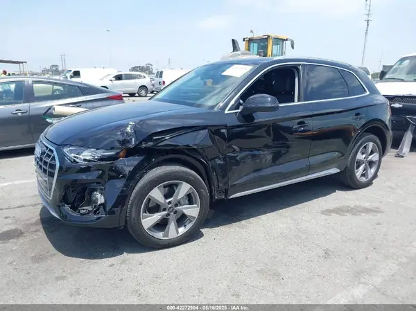 WA1ABAFY2P2132364 2023 AUDI Q5 - Image 2