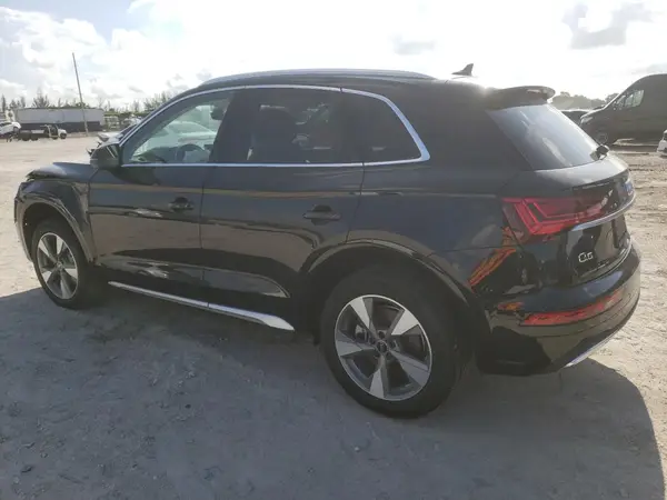 WA1ABAFY2P2155692 2023 AUDI Q5 - Image 2