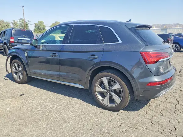 WA1ABAFY6P2044742 2023 AUDI Q5 - Image 2