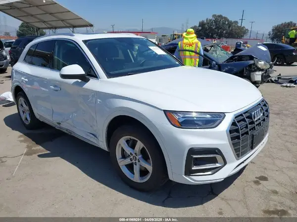 WA1ABAFY6P2165402 2023 AUDI Q5 - Image 1