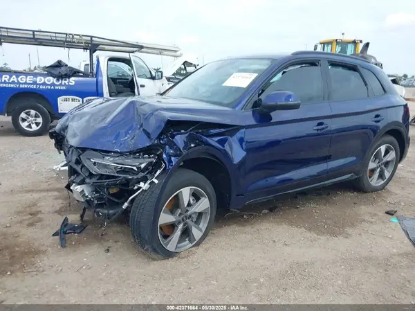 WA1ABAFY7S2050641 2025 AUDI Q5 - Image 2