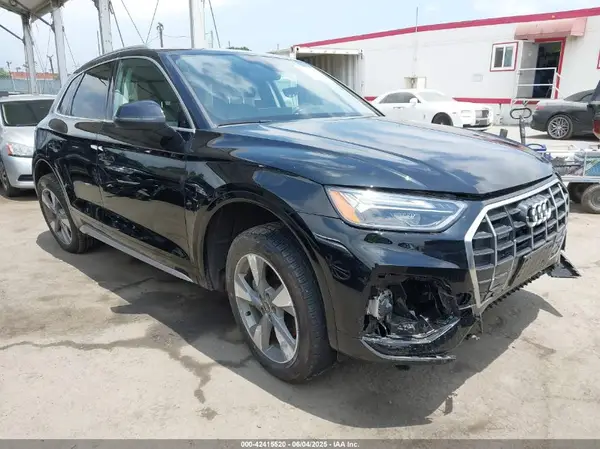 WA1ABAFY8R2013737 2024 AUDI Q5 - Image 1