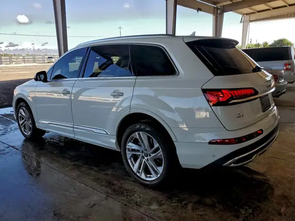 WA1ACBF70PD018474 2023 AUDI Q7 - Image 2