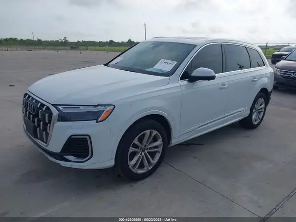 WA1ACBF75SD019631 2025 AUDI Q7 - Image 2