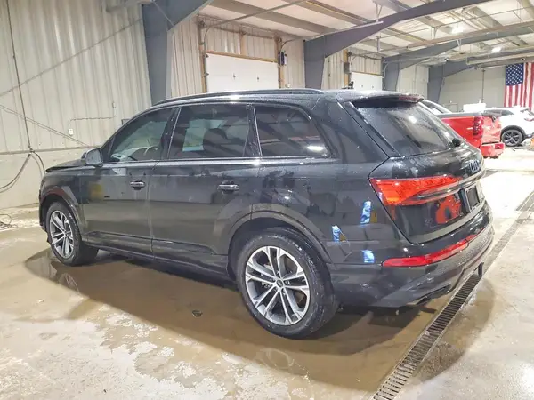 WA1ACBF78TD002615 2026 AUDI Q7 - Image 2