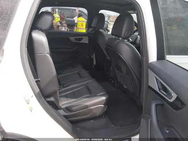 WA1AHAF70KD025560 2019 AUDI Q7 - Image 8