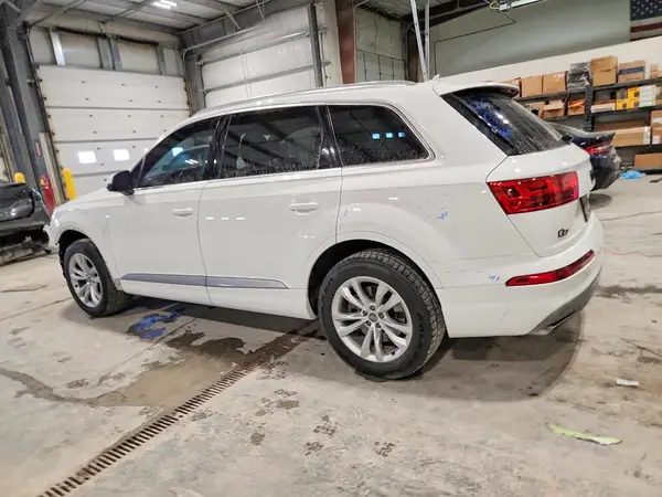 WA1AHAF72HD038657 2017 AUDI Q7 - Image 2