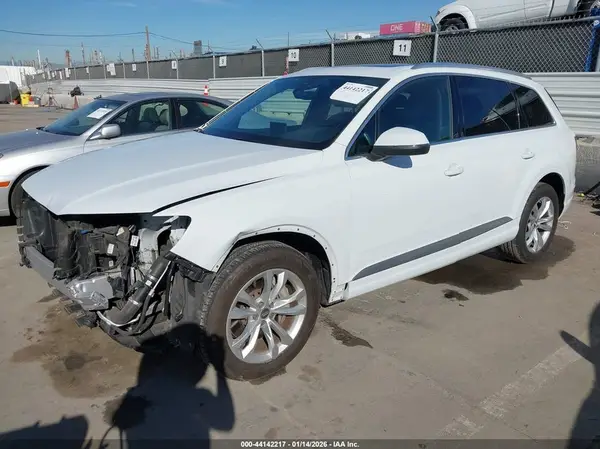 WA1AHAF73KD046239 2019 AUDI Q7 - Image 2