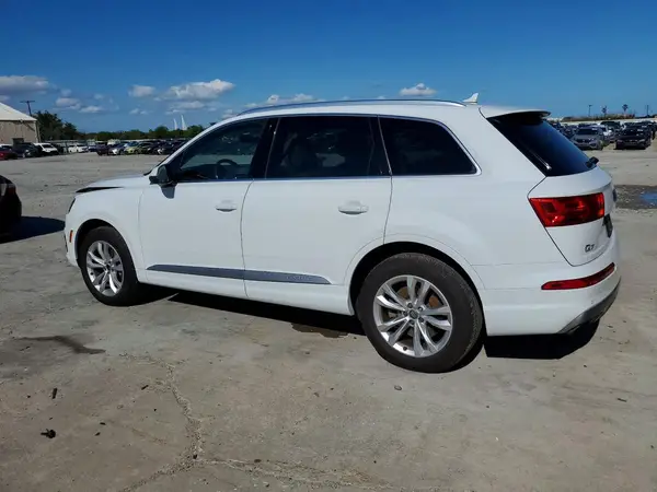 WA1AHAF73KD047066 2019 AUDI Q7 - Image 2