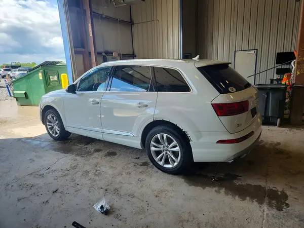 WA1AHAF74JD046765 2018 AUDI Q7 - Image 2