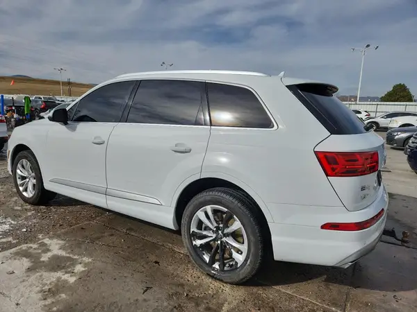 WA1AHAF74KD017199 2019 AUDI Q7 - Image 2