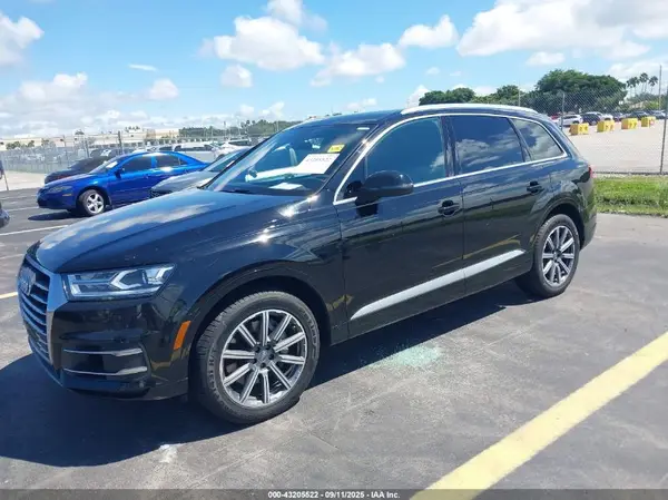 WA1AHAF76KD029693 2019 AUDI Q7 - Image 2