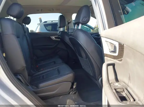 WA1AHAF76KD037602 2019 AUDI Q7 - Image 8