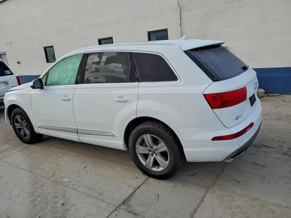 WA1AHAF77JD033539 2018 AUDI Q7 - Image 2