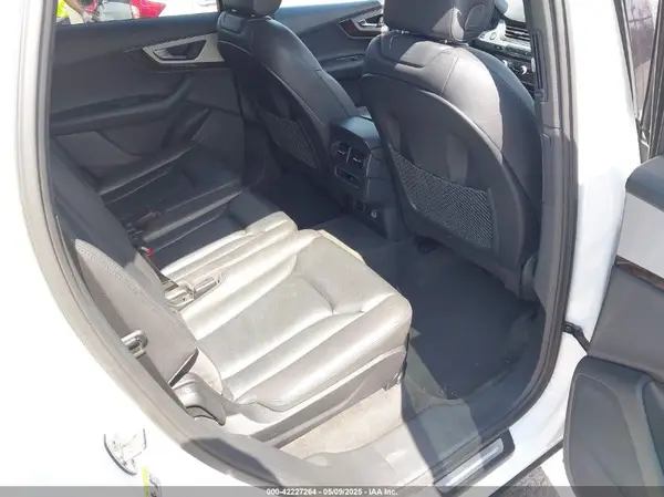 WA1AHAF77JD045349 2018 AUDI Q7 - Image 8