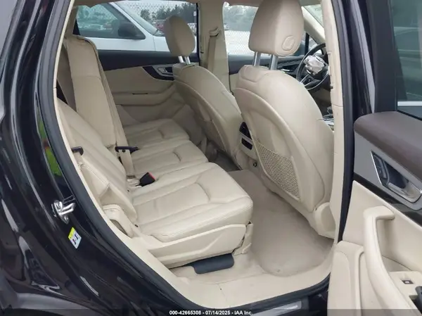 WA1AHAF77KD026060 2019 AUDI Q7 - Image 8