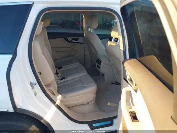 WA1AHAF77KD047409 2019 AUDI Q7 - Image 8