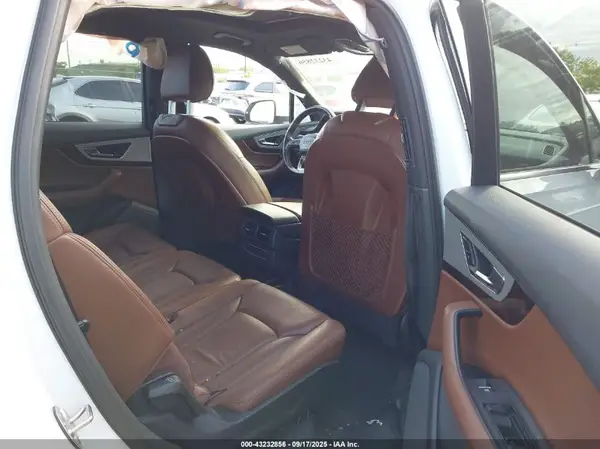 WA1AHAF78HD039800 2017 AUDI Q7 - Image 8