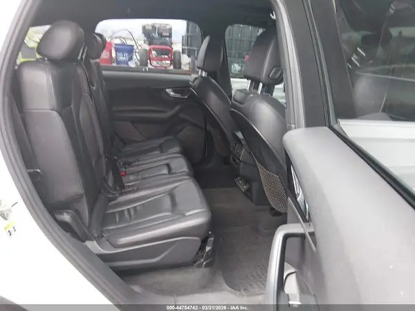 WA1AHAF7XHD040124 2017 AUDI Q7 - Image 8