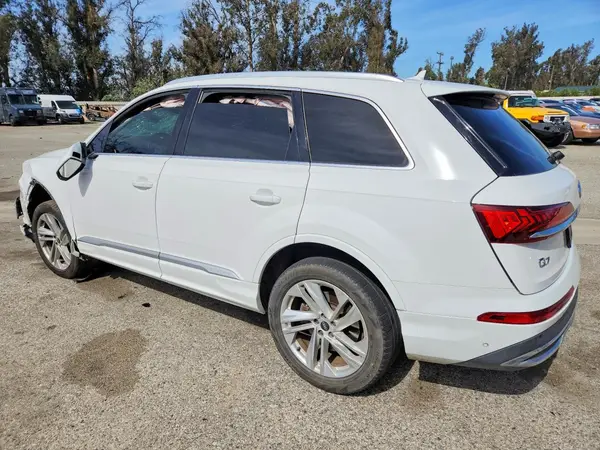 WA1AJAF78MD025880 2021 AUDI Q7 - Image 2
