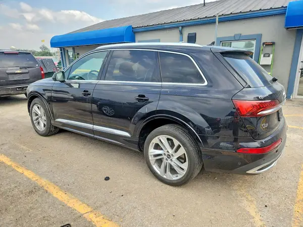 WA1AJAF7XMD023483 2021 AUDI Q7 - Image 2