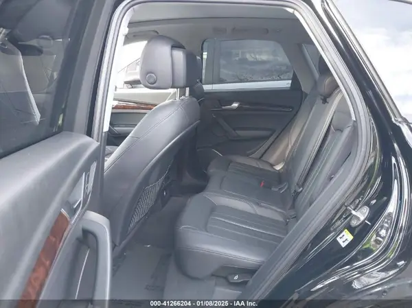 WA1ANAFY0J2025604 2018 AUDI Q5 - Image 8