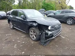 WA1ANAFY0J2062068 2018 AUDI Q5
