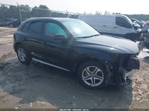 WA1ANAFY0J2101628 2018 AUDI Q5 - Image 1