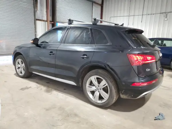 WA1ANAFY0J2130983 2018 AUDI Q5 - Image 2