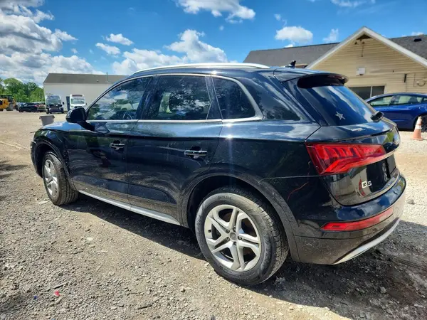 WA1ANAFY0J2138260 2018 AUDI Q5 - Image 2
