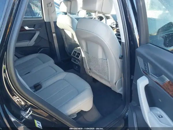 WA1ANAFY0J2142325 2018 AUDI Q5 - Image 8