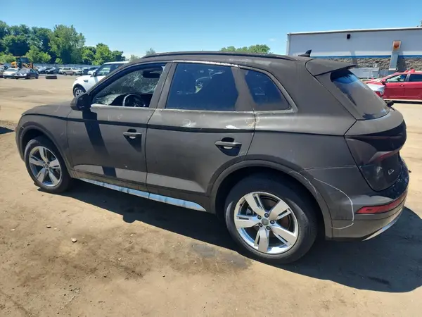 WA1ANAFY0K2067451 2019 AUDI Q5 - Image 2