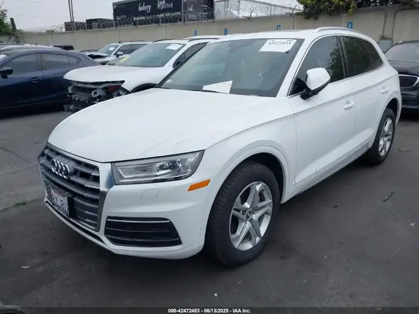 WA1ANAFY0K2072083 2019 AUDI Q5 - Image 2