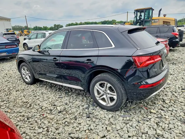 WA1ANAFY0K2084685 2019 AUDI Q5 - Image 2