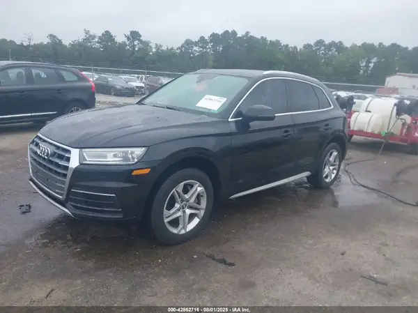 WA1ANAFY0K2111819 2019 AUDI Q5 - Image 2