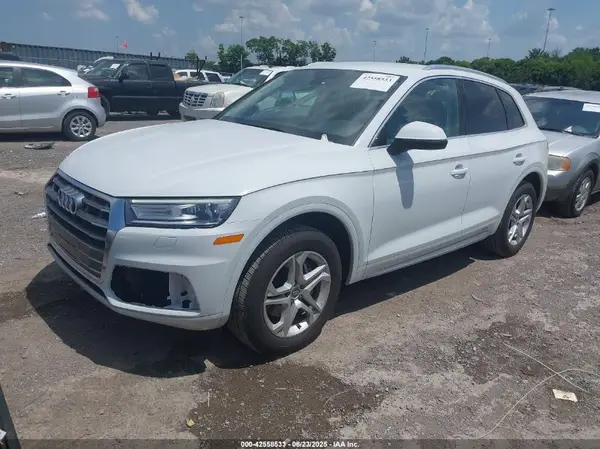WA1ANAFY0K2125705 2019 AUDI Q5 - Image 2