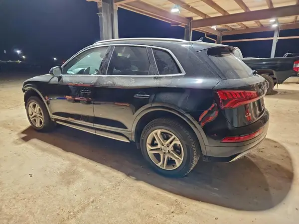 WA1ANAFY0K2136753 2019 AUDI Q5 - Image 2