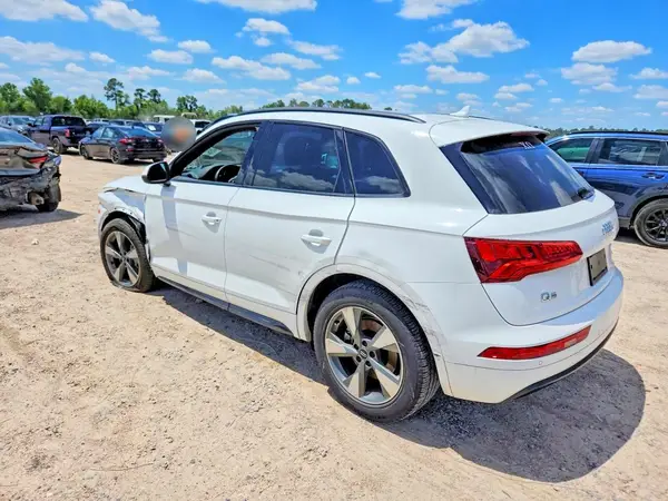 WA1ANAFY0L2106976 2020 AUDI Q5 - Image 2