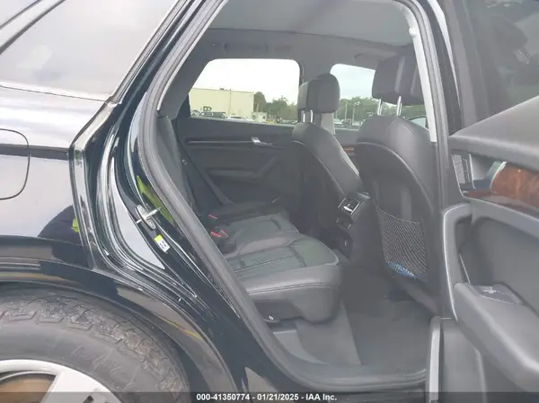 WA1ANAFY1J2003403 2018 AUDI Q5 - Image 8