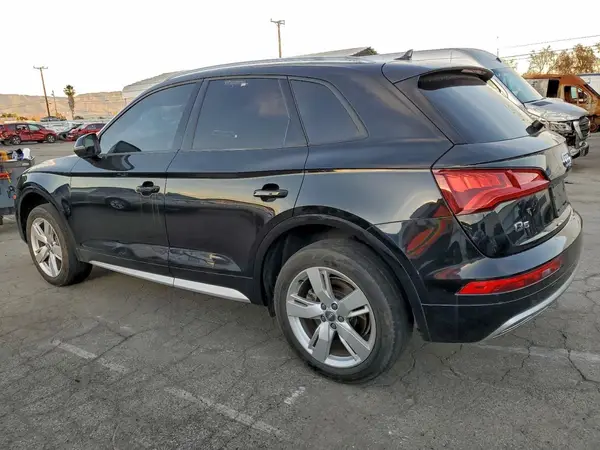 WA1ANAFY1J2069837 2018 AUDI Q5 - Image 2