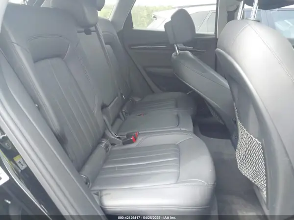 WA1ANAFY1K2037570 2019 AUDI Q5 - Image 8