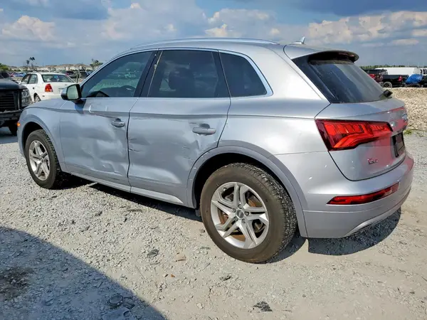 WA1ANAFY1K2048228 2019 AUDI Q5 - Image 2